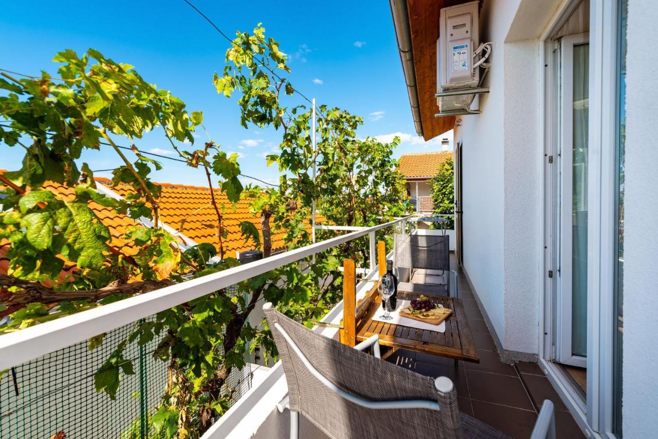 Apartment Maia Lena For Family Jasenice  Eksteriør billede